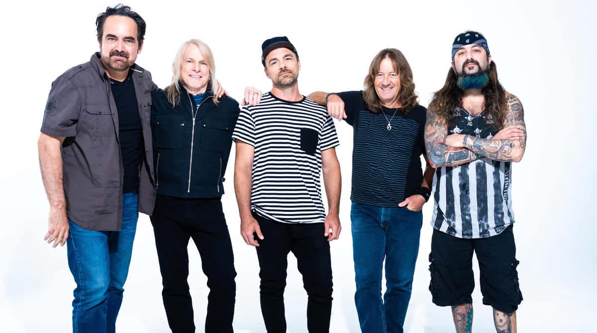 Flying Colors - A Harmonic Convergence of Prog Rock Giants