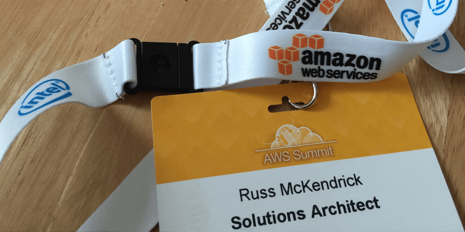 Discover the 2015 AWS Summit in London: insights into Amazon EFS, hybrid architectures, and the challenges of navigating the bustling crowd.